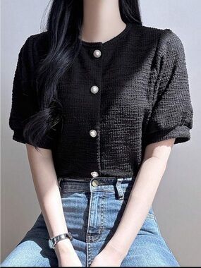 ✨3/$15✨ Dazy Elegant Round Neck Puff Sleeve Blouse